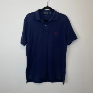 Ralph Lauren pike  - Ralph Lauren || skick 8/10 || storlek S || Classic fit || nypris ca 1600kr mitt pris endast 299kr || pris kan diskuteras vid snabb affär!