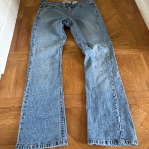 Lågmidjade bootcut jeans - Så coola vintage jeans❣️❣️ tveka inte att skriva vid frågor