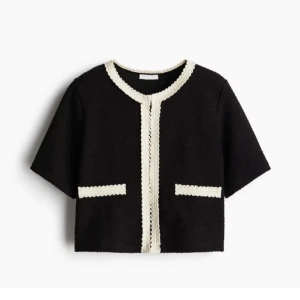 Kortärmad blus/kofta - Jättefina detaljer! Går att knäppa helt (gömda spännen)