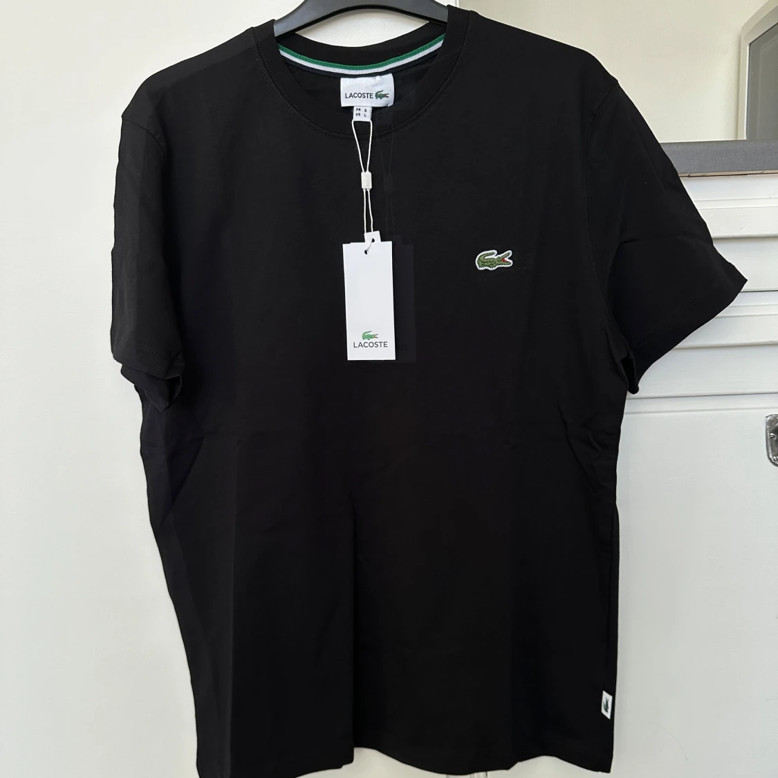 Svart t-shirt från Lacoste