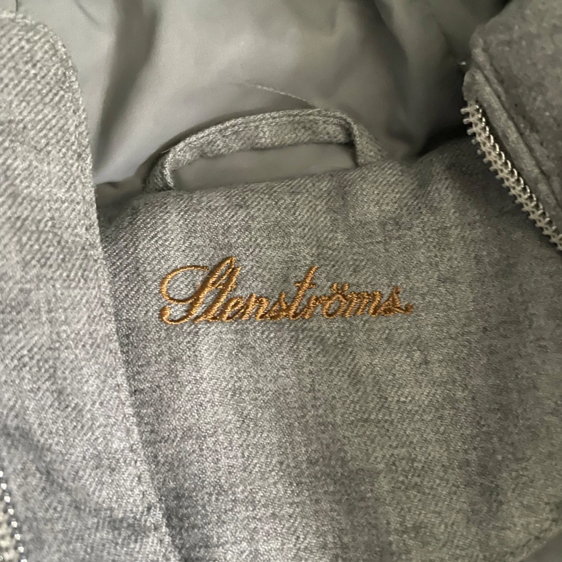 Grå dunväst med huva från Stenströms - 2