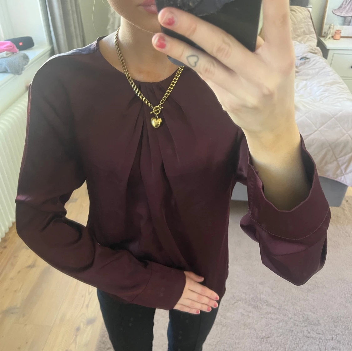 Vinröd satin blus - 1