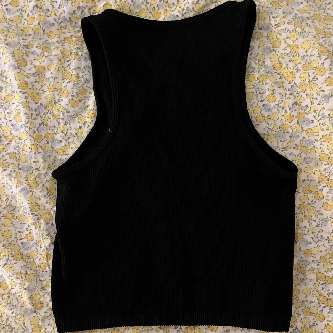 Svart ribbad linnetopp från Chiquelle  - 2