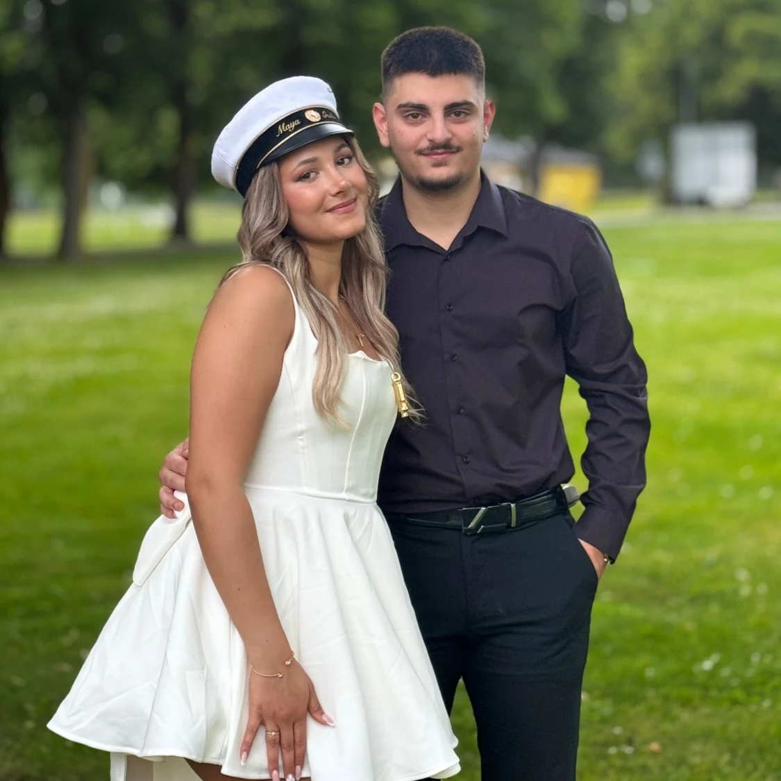 Vit kort klänning med stor rosett - 3