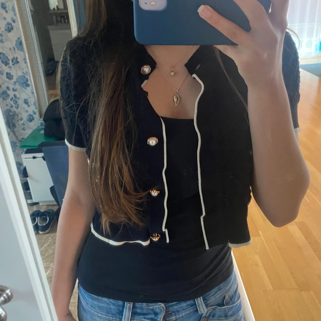 Svart elegant bolero med pärlknappar - 3