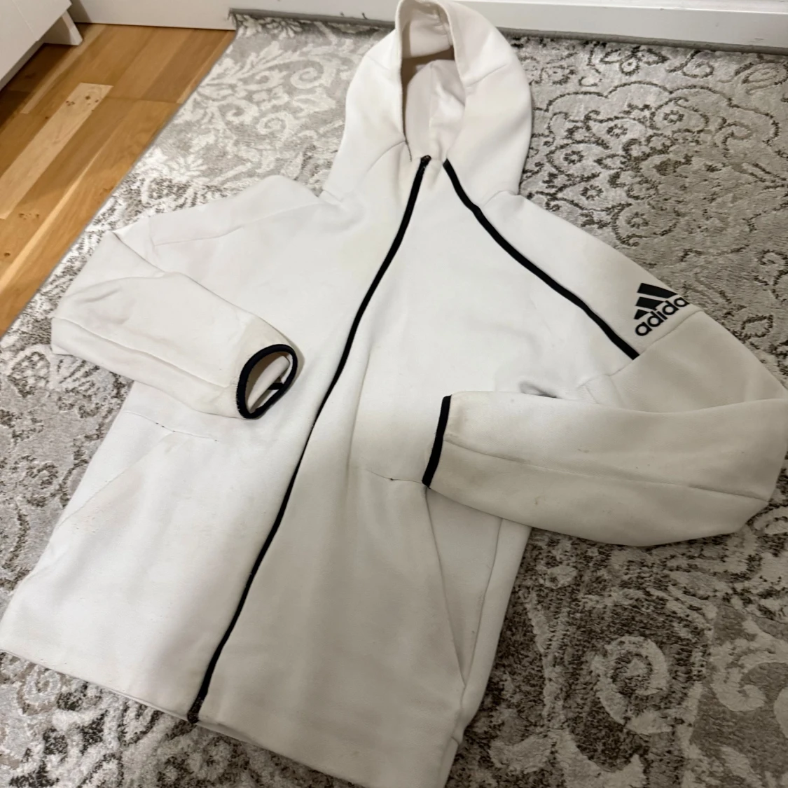 Vit hoodiejacka från Adidas - 1