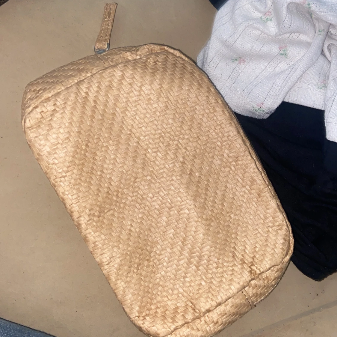 Beige och blå blommig necessär - 1