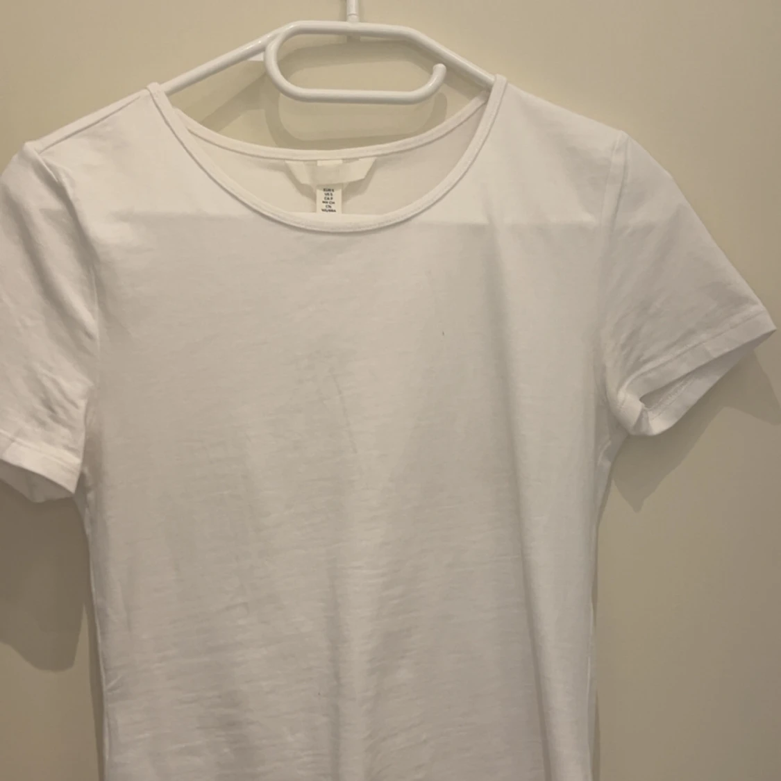 Slimmad T-shirt från H&M