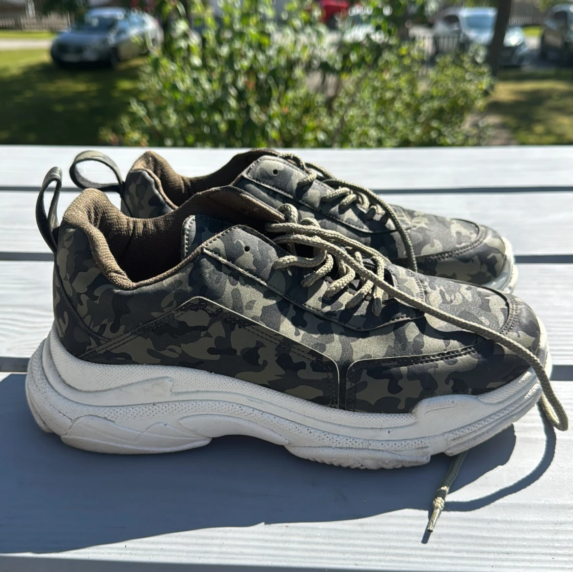 Chunky sneakers med camouflage-mönster