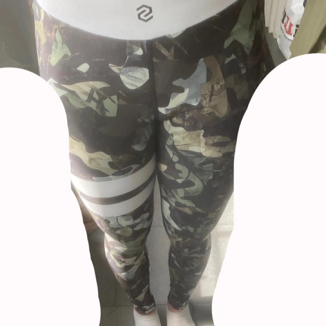 Camo leggings från STRONGER
