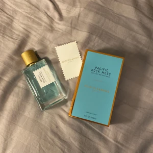 Goldfield & Banks Pacific Rock Moss - Säljer en riktig fin niche parfym från Australien, en perfekt sommar parfym som har salt, aqua, citron och Moss noter, unik doft som du ej hittar någon annan stans, självklart äkta med kvitto, säljer också samples och tar även byten