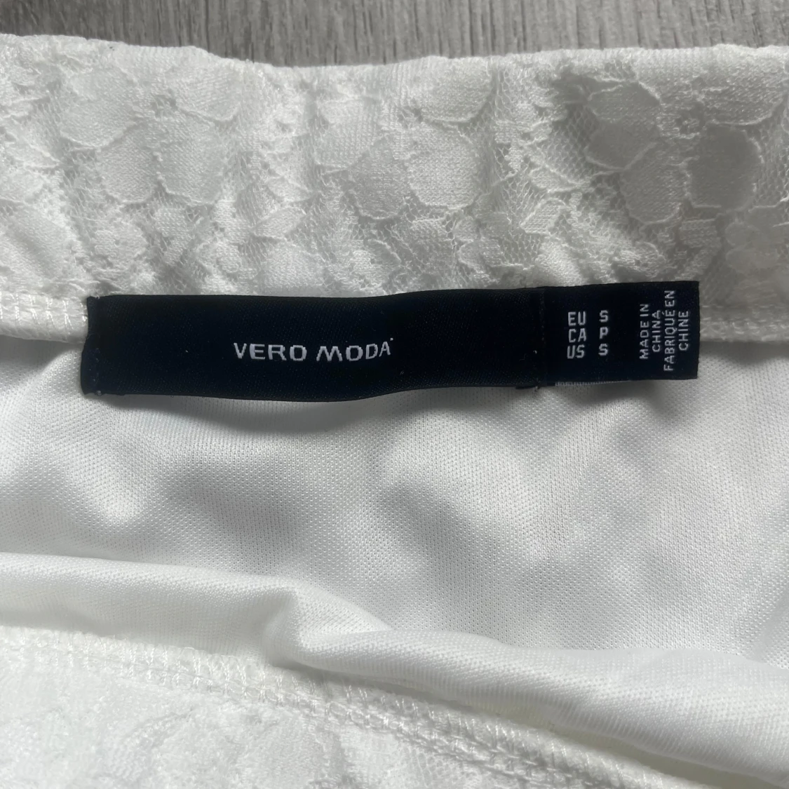 Vit spetskjol från Vero Moda - 1