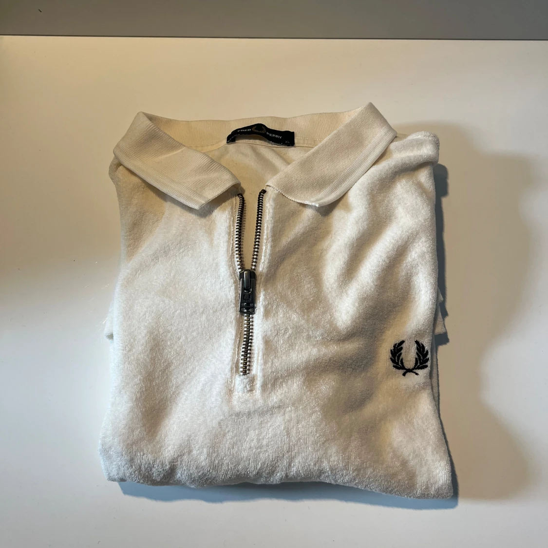 Fred Perry - Zip upp T-shirt  - 1