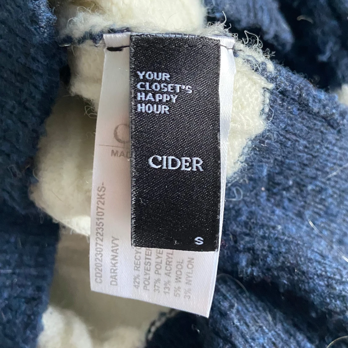 Mysig stickad tröga - 1