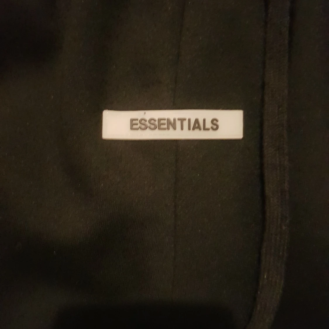 Svarta tracksuit från Essentials Fear of God med tags också  - 1