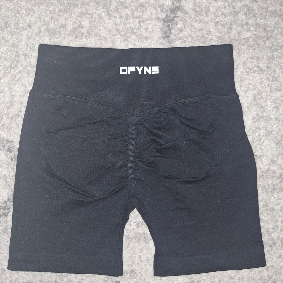  Nya träningsshorts från DFYNE modell inpact,i svart och rosa. - 2