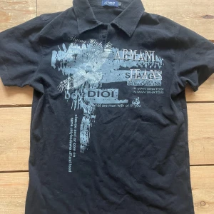 Armani Polo - Fet Armani Custom Piké. Storlek L passar M/L. Skriv och skicka gärna lowballs🦅