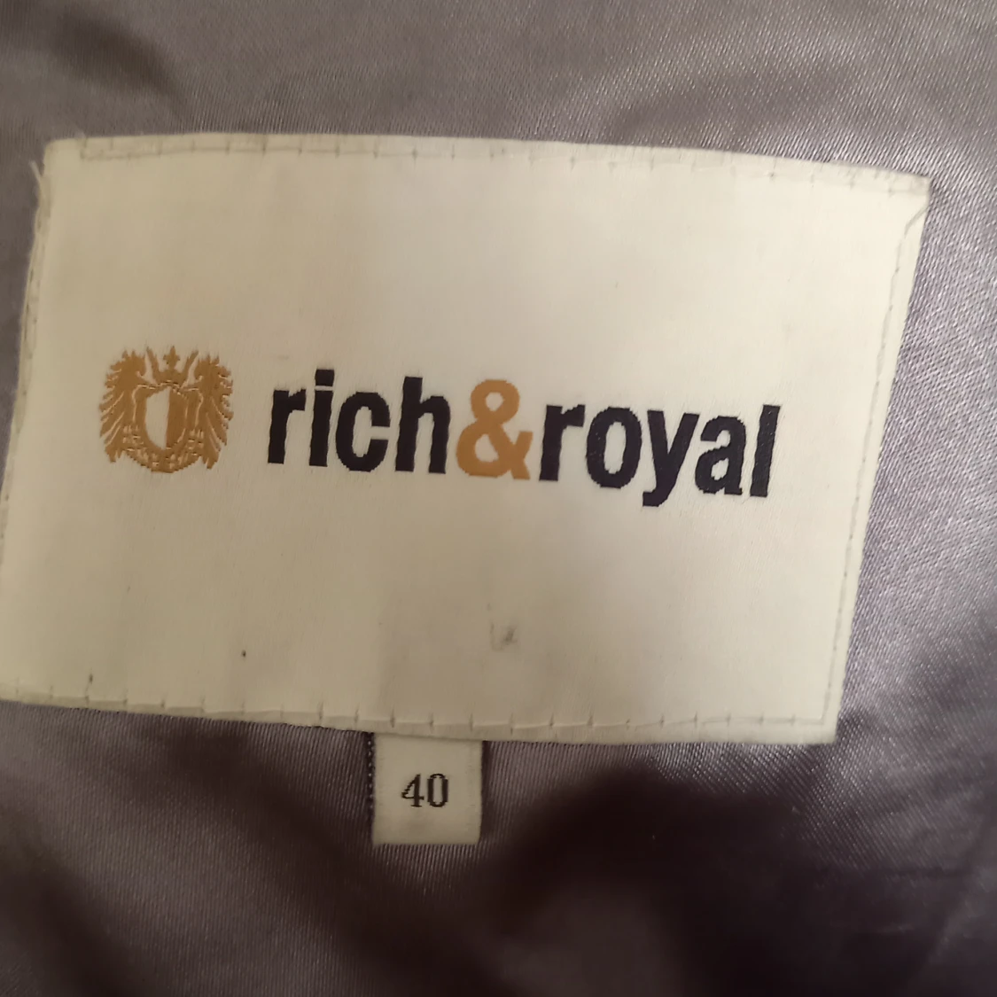 Brun långhårig pälsväst från Rich & Royal - 4