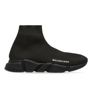 Balenciaga - Speed sneakers svart - Säljer de eftersom att de inte passar mig. De är helt nya och inte använts alls. En av de mest bekvämaste skorna jag haft på mig. Passar både män och kvinnor. Storlek 43
