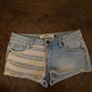 Vintage shorts - Jättesnygga lågmidjade shorts, är köpta second hand💞
