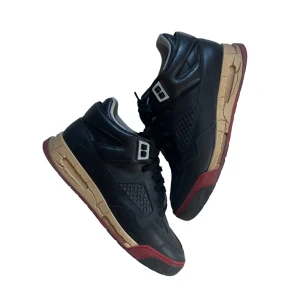 Maison margiela ”deadstock” - Supposed to look like the og j4 bred, thats why it has crack n shi, used but still good condition, Hmu if u interested