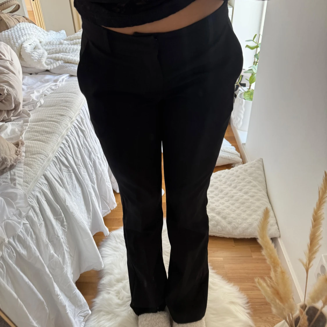 Svarta kostymbyxor med bootcut - 1