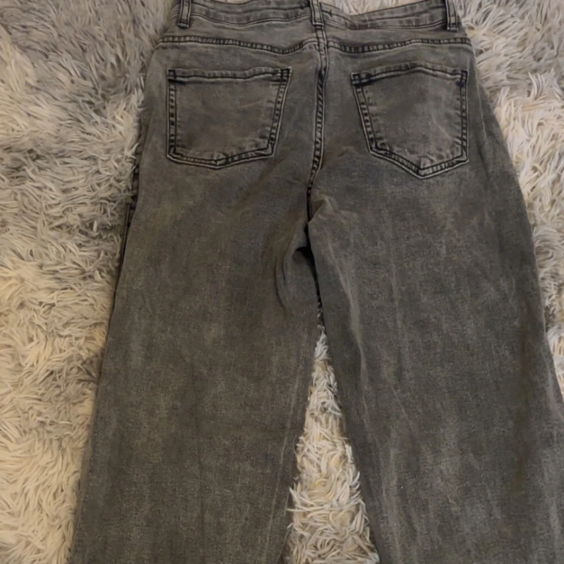 Grå jeansbyxor från Madlady - 1