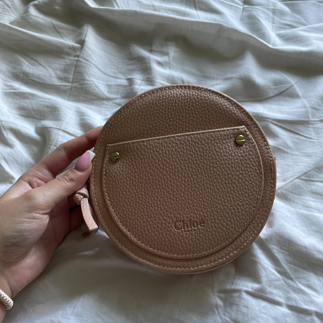 Rund beige handväska från Chloé - 1