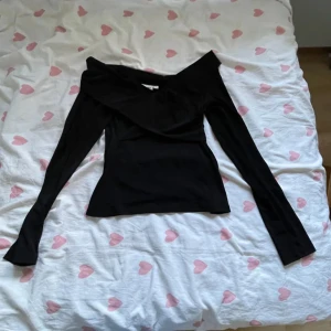 off shoulder tröja - en skit snygg off shoulder tröja från kappahl. använd sparsamt