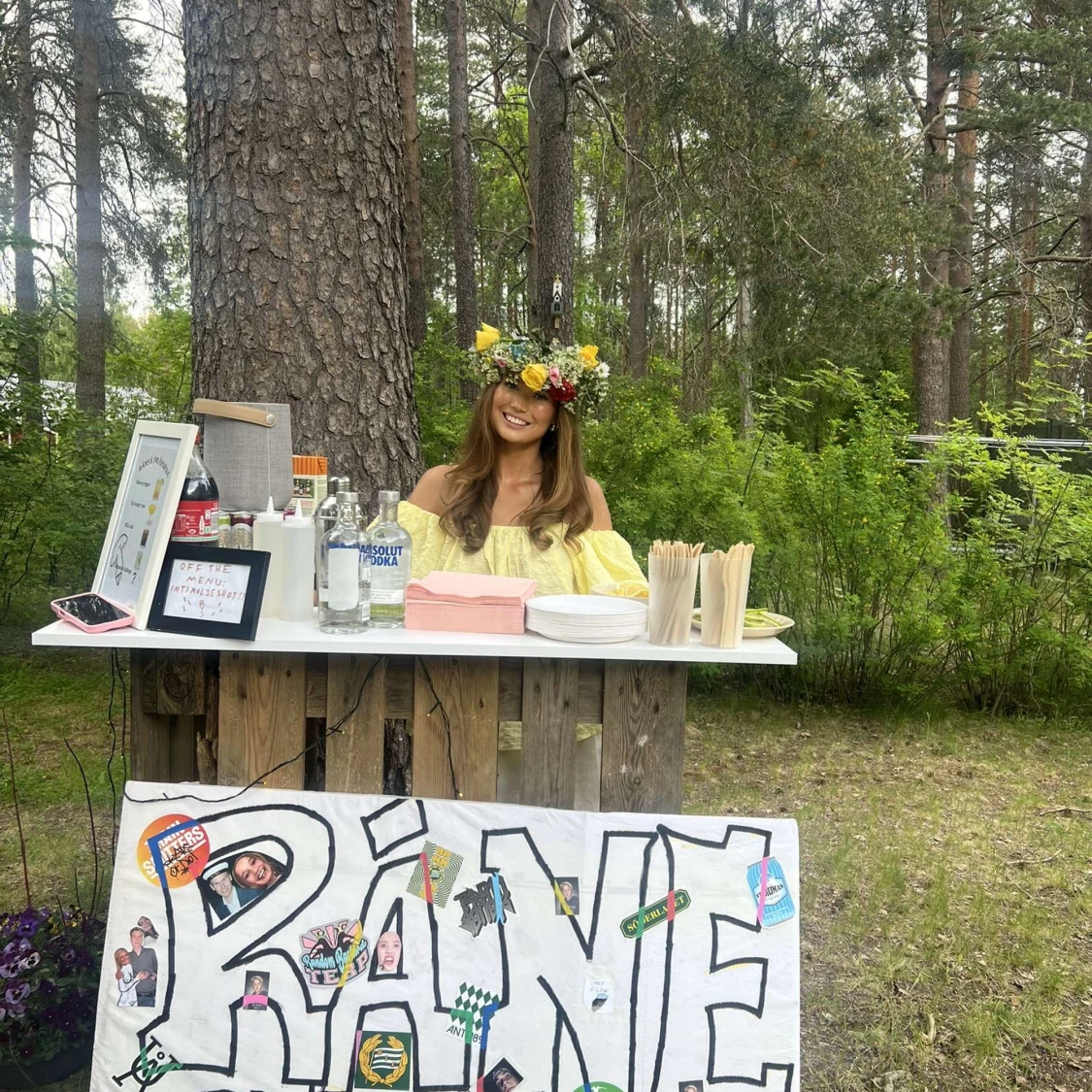 Gul offshoulder tröja med puffärm - 1