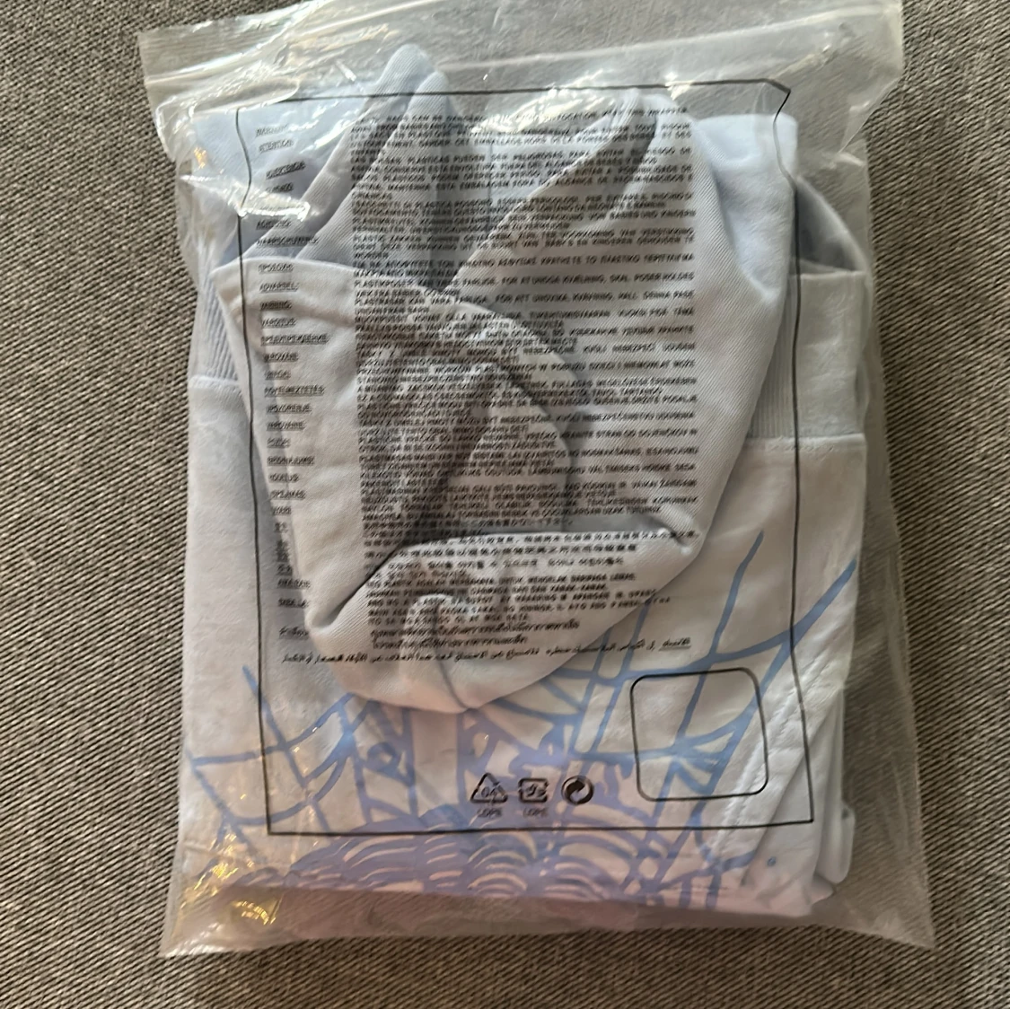 Ljusblå hoodie med tryck - 1