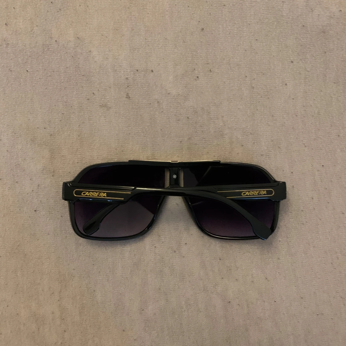 Svarta Carrera solglasögon med guld - 1