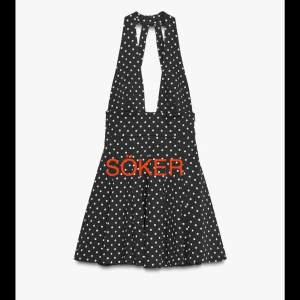 SÖKER Prickig kort klänning I XS! - Söker denna klänning från Zara i storlek XS!! Kan betala 500 för den  hör av dig snälla ❤️💕