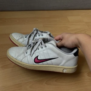 Sneakers - Säljer dessa unika skorna från Nike! 