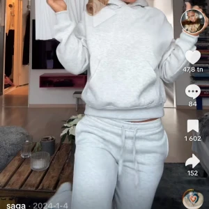 Mjukissett gina tricot  - Jätte skönt och snyggt mjukis sett från gina tricot. Kommer i bra skick. 