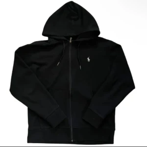 Polo Ralph Lauren Hoodie - Svart hoodie från Polo Ralph Lauren utan några defekter 