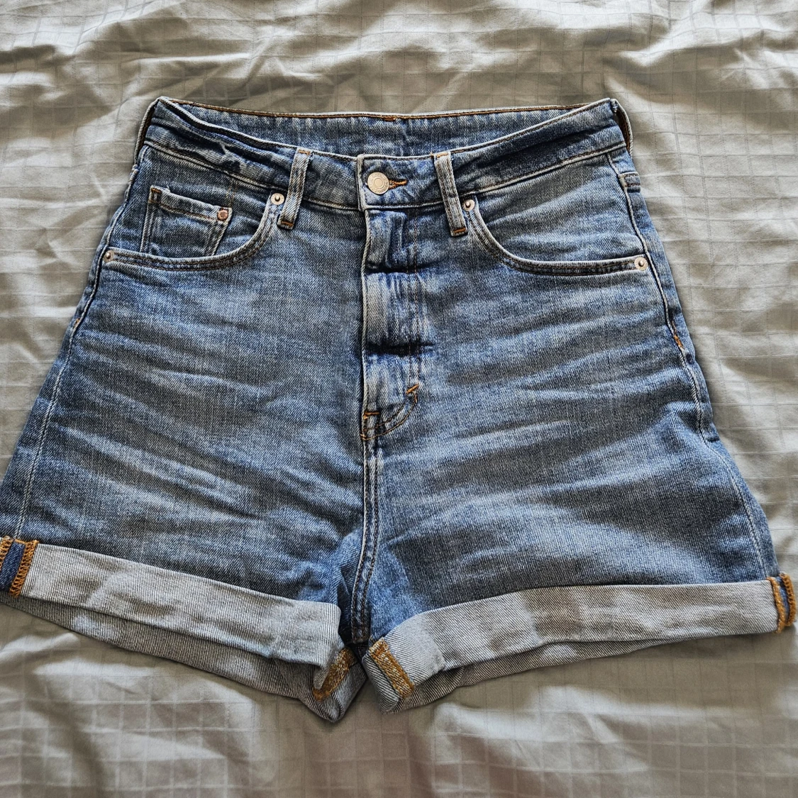 Högmidjade mom jeansshorts &Denim - 3