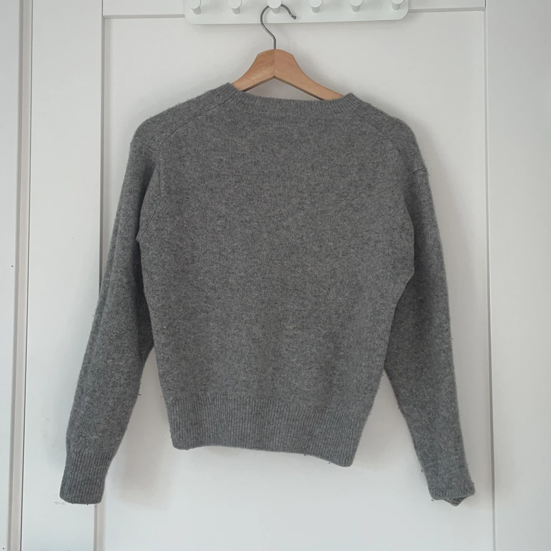 Grå och svart stickad tröja Uniqlo - 1