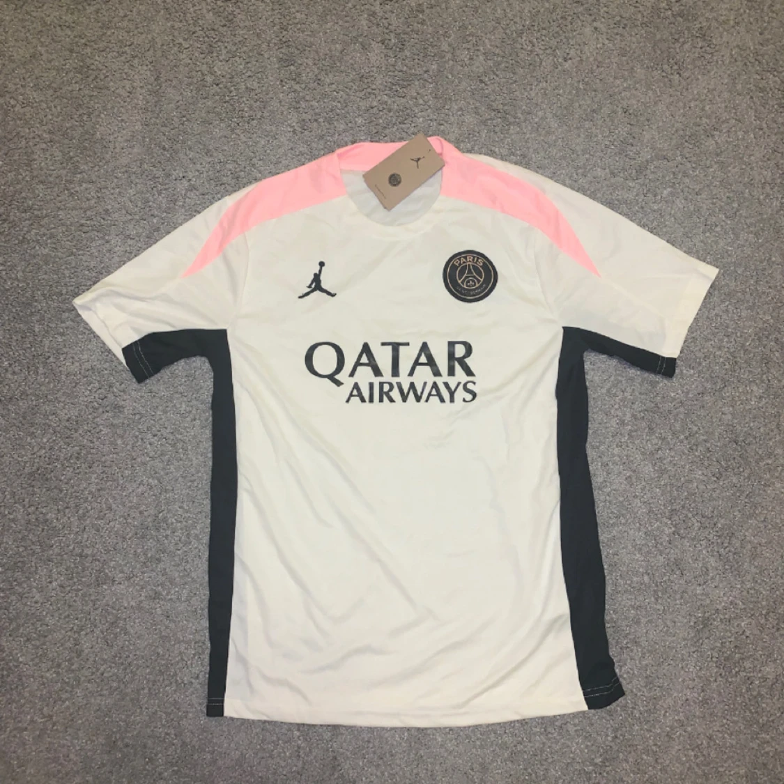 PSG x Jordan vit och svart fotbollströja