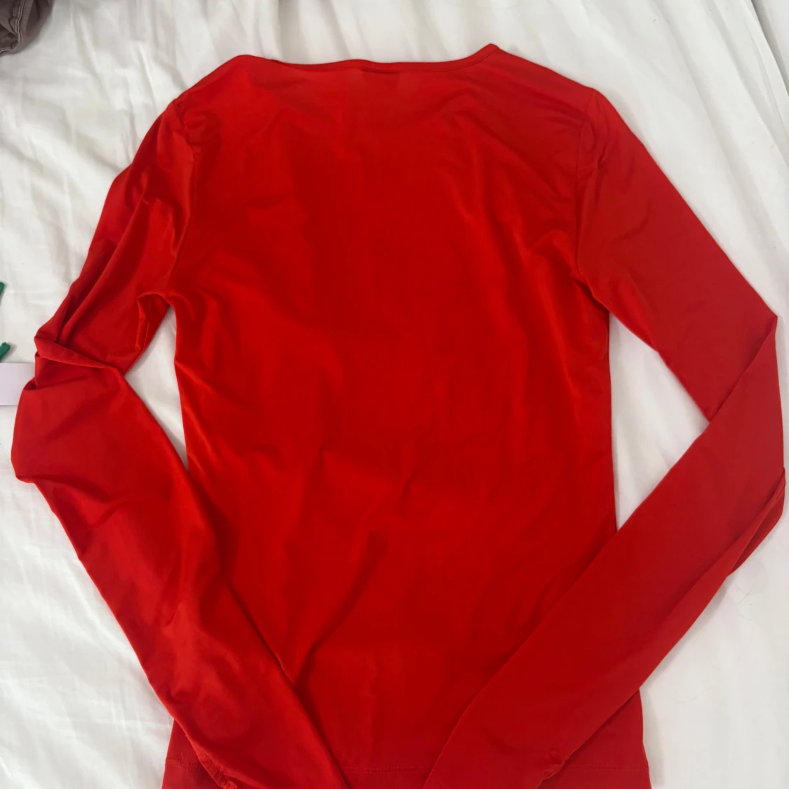 Röd långärmad topp från Gina Tricot - 1