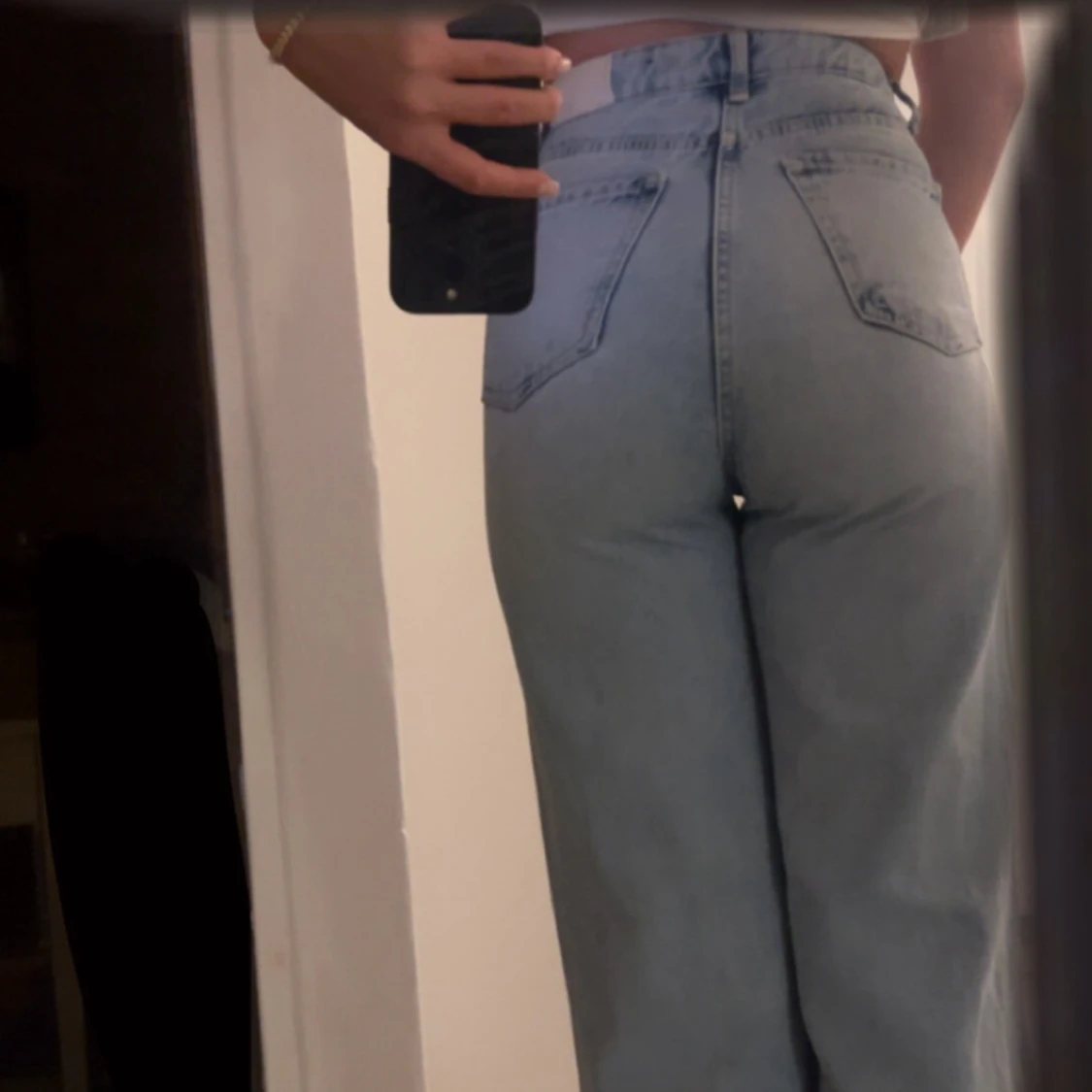 Ljusa ripped jeans från Fioretta - 1