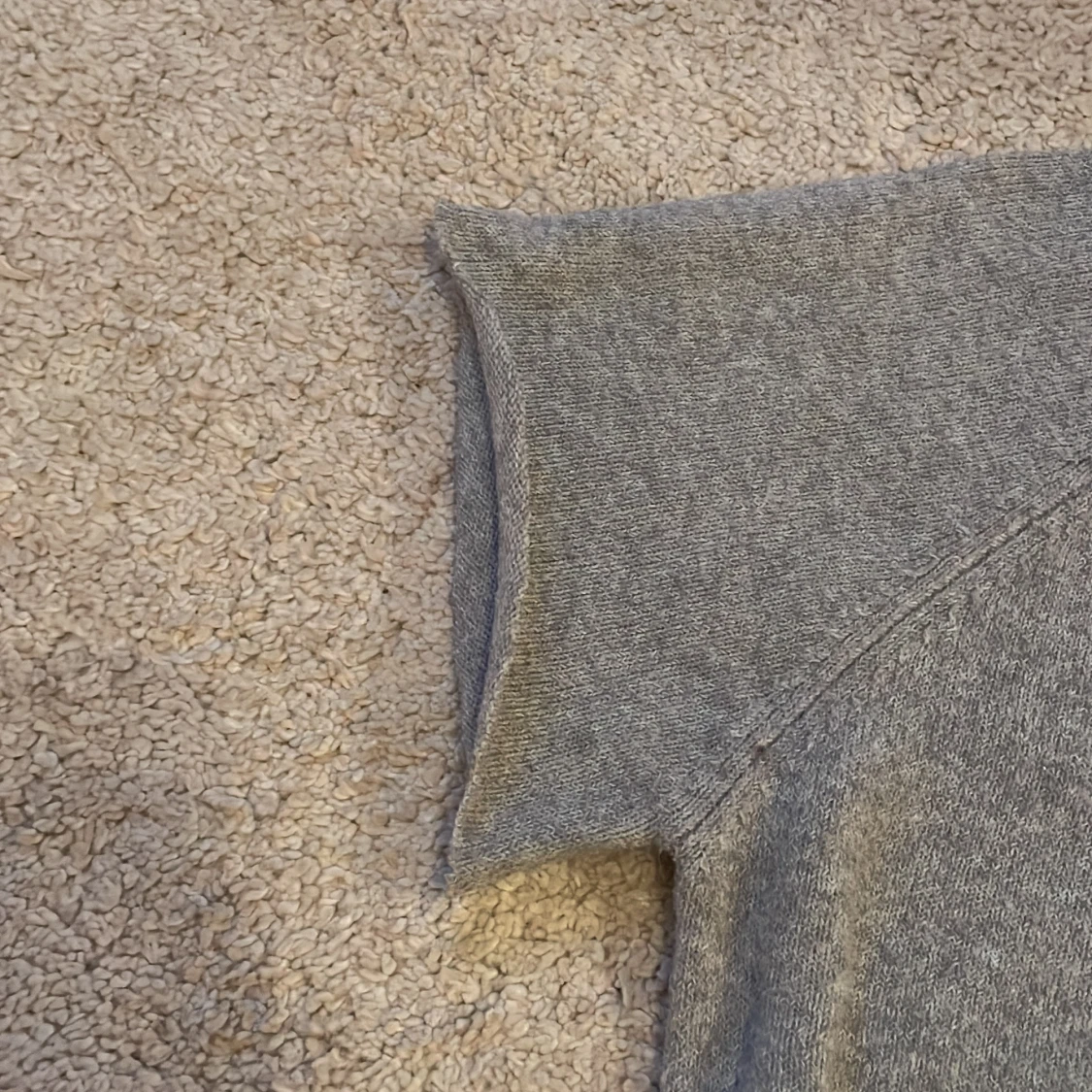 Kortärmad stickad tröja - 1