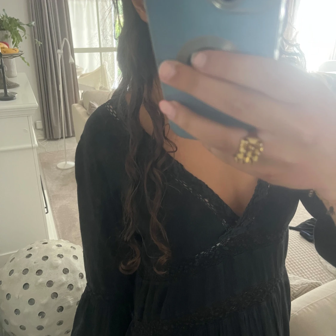 Svart långklänning från H&M i storlek 44. Säljer för den är för stor - 2