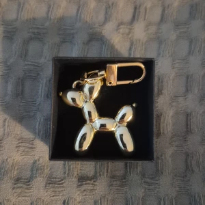 Nyckelring guld -  GRATIS GÅVA MED VARGE ORDER!! Supertrendig stockholmsstil tjejer, ring silver. Gjord av stål, jag svarar och skickar alltid snabbt!