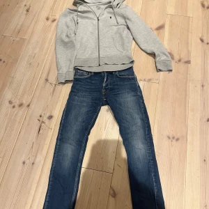 NUDIE jeans 28/32  - Ett par riktigt sköna nudie jeans i gott skick! Storlek 29/32, vid frågor dm!!🗣️