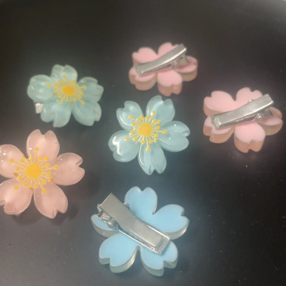 Blommiga hårclips i pastellfärger - 1