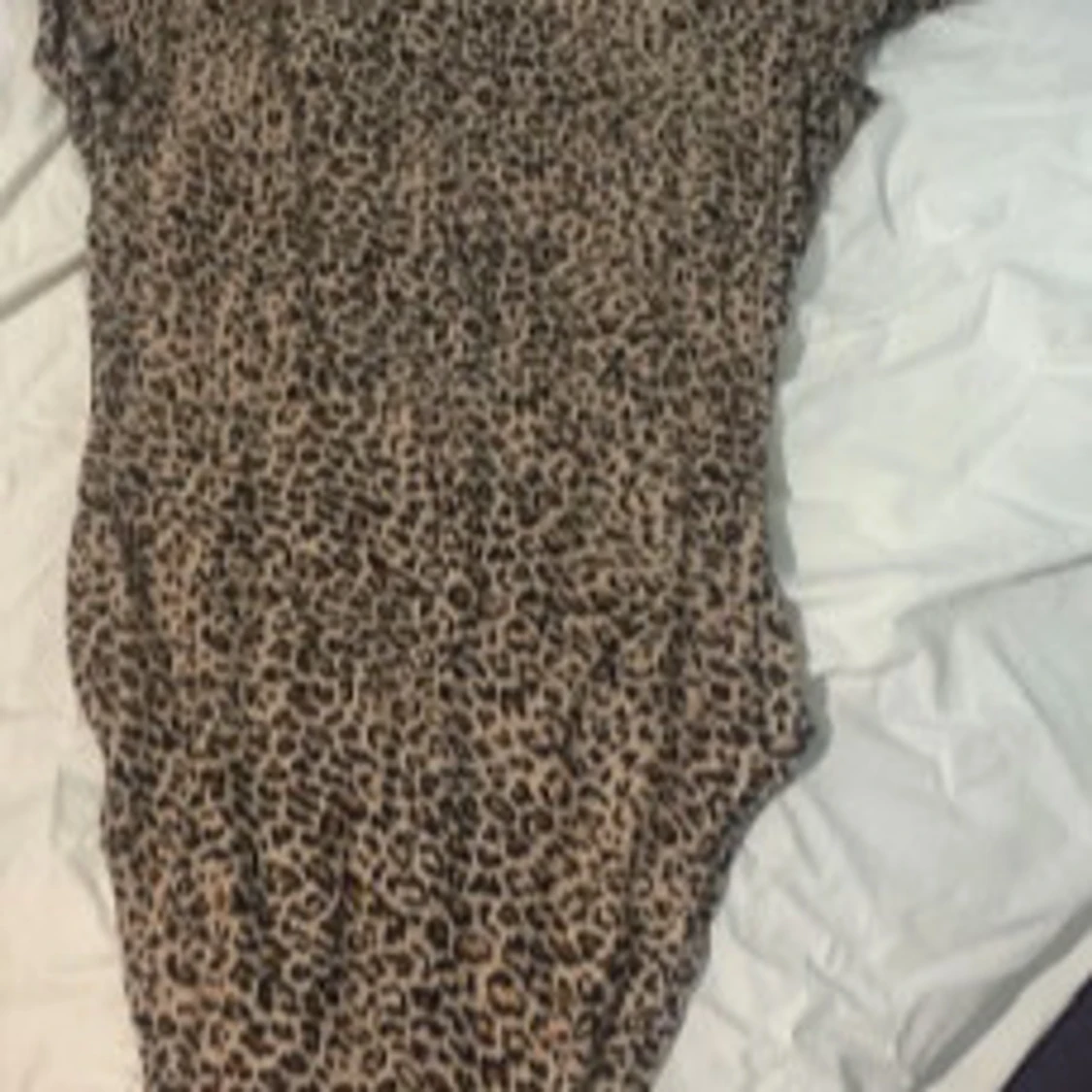 Leopardmönstrad mesh bodytopp från shien 