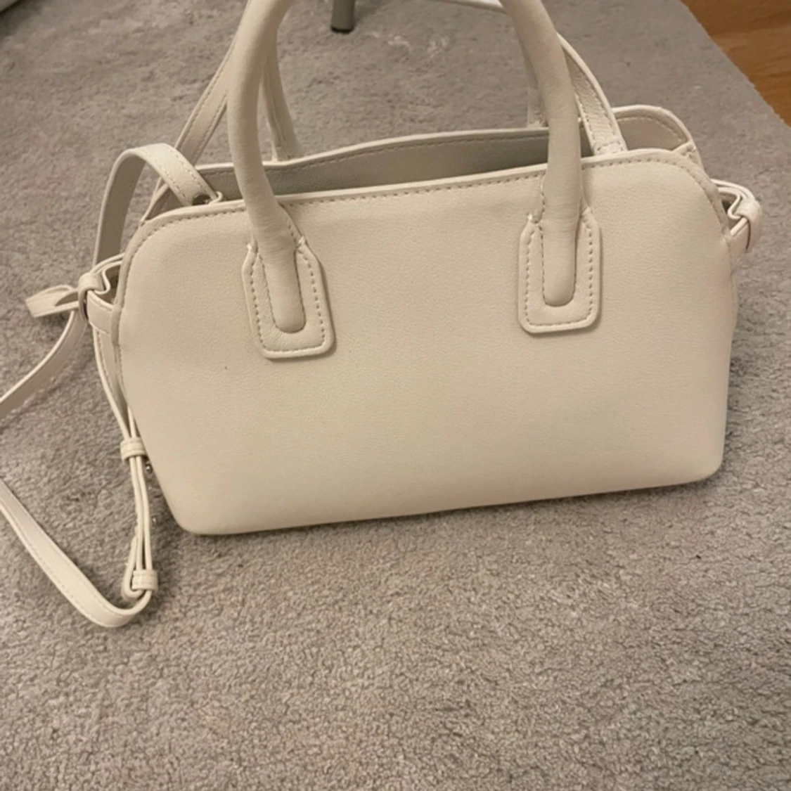 Beige handväska från mango - 1