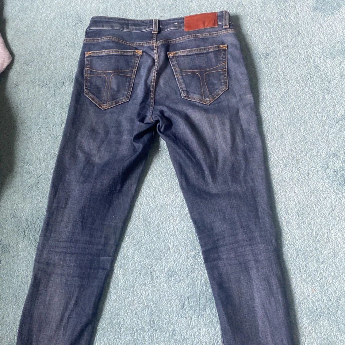Mörkblå jeans från Tiger of Sweden - 4