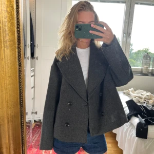 Grå kappa - Perfekt till hösten 